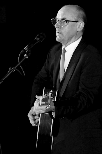 Andy Fairweather Low   Copyright 2012 Alan White. All Rights Reserved.