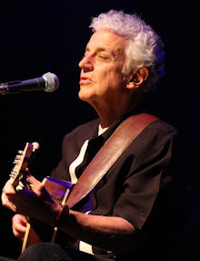 Doug MacLeod  Copyright 2009 Alan White. All Rights Reserved.