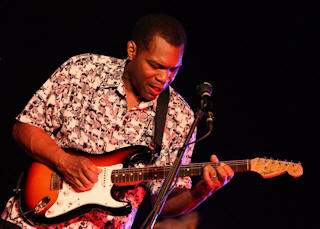 Robert Cray  Copyright 2010 Alan White. All Rights Reserved.