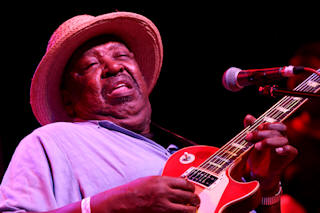 Magic Slim  Copyright 2010 Alan White. All Rights Reserved.